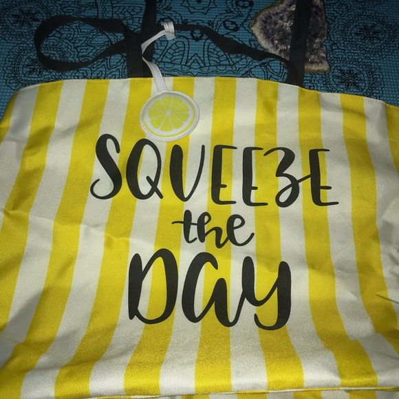 🦋 Beach 🏖 Tote 🔥”squeeze the day” 🍋 NWOT - Picture 2 of 3